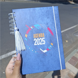 Agenda Anual Capa dura 15x21cm  Laminação fosca  